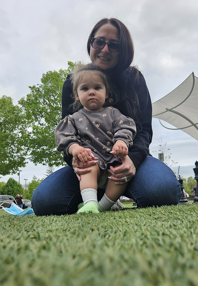 Toddler Hadley Frusciante with aunt Kayla Mercado. Mercado donated a kidney on Hadley's behalf into the National Kidney Registry.